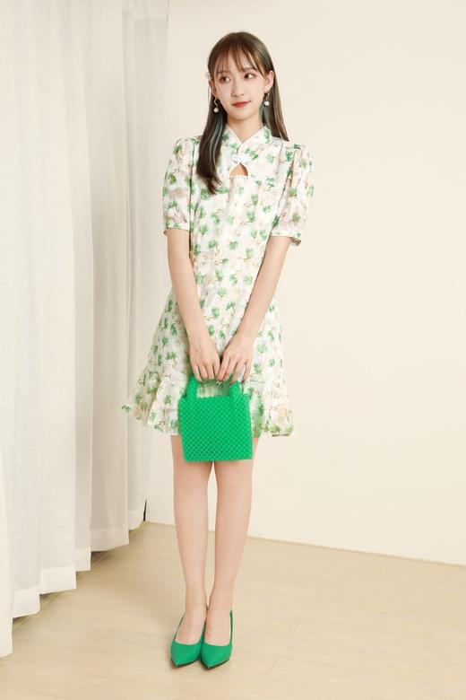 L.Fleuri 绿色领部镂空新式旗袍 12705 商品图0