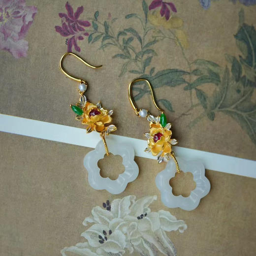 龢盒原创 似水流年，如花美眷 和田白玉牡丹花耳坠 商品图2