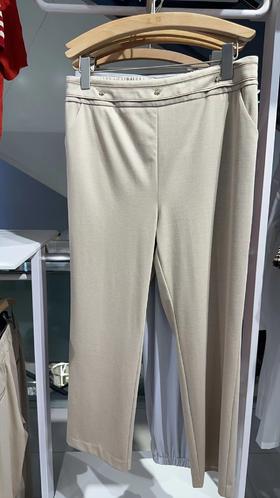 4F 美眉 八分直筒裤