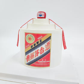 立体茅台蛋糕（奶油戚风蛋糕）