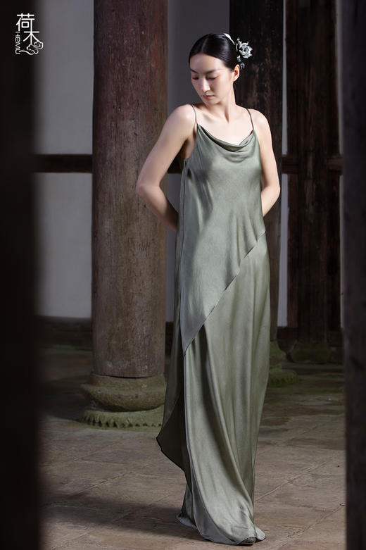 荷木HEMU丨栖乐·斜裁吊带裙 商品图3