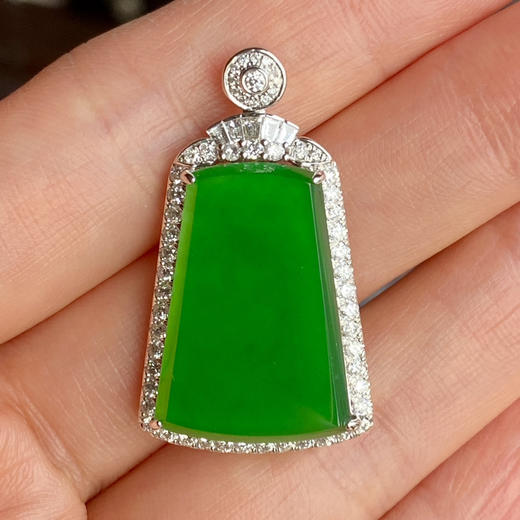 18K白金翡翠满钻吊坠--无事牌16*23mm 商品图1