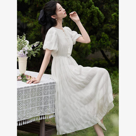 西遇法式温柔风连衣裙女夏季新款肌理感花苞袖垂感高级蛋糕裙D1040840 商品图2