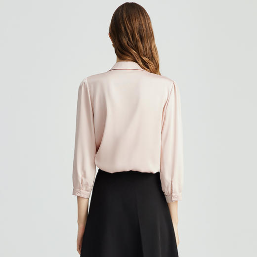 EITIE爱特爱精致盘扣V领显瘦舒适百搭通勤衬衫上衣秋新款C2413426 商品图10