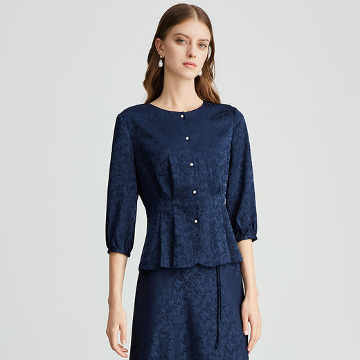 EITIE爱特爱气质高级感中式暗纹大方圆领收腰显瘦上衣秋新款C2409412 商品图2