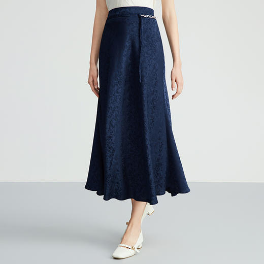 EITIE爱特爱步步生花高腰垂坠深蓝暗纹印花长裙半身裙秋新款C2406412 商品图3