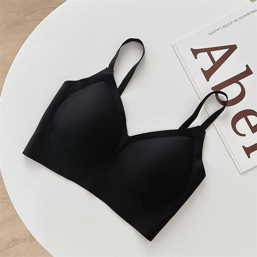 【“会隐身”！粉底液隐形无痕内衣】轻薄聚拢超有型，上身融为一体，超赞的棉花糖感耶！女夏季薄款大胸显小聚拢无尺码深肤色背心文胸 商品图7