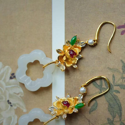 龢盒原创 似水流年，如花美眷 和田白玉牡丹花耳坠 商品图4