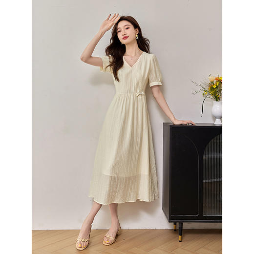 【专属特价】熙世界国风泡泡袖天丝连衣裙2025夏装莱赛尔新中式盘扣V领裙子 商品图2