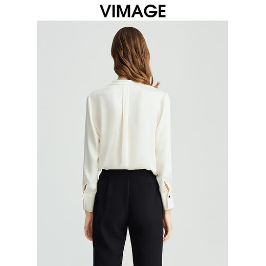 VIMAGE纬漫纪通勤OL气质V领直筒显瘦白色衬衫雪纺上衣秋新款VC2413402 商品图5