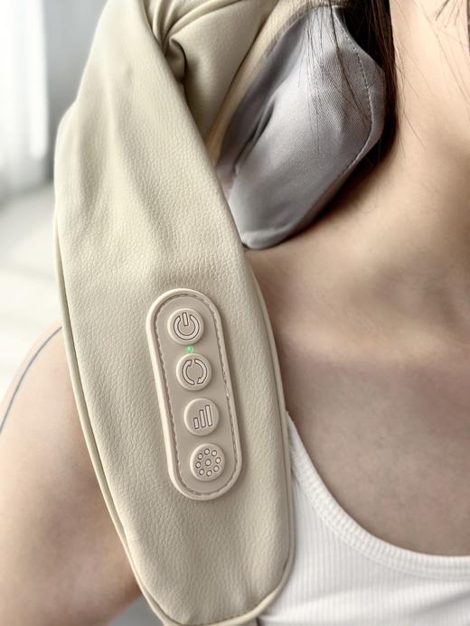 3D仿真人手揉捏肩颈按摩器~✅两种按摩模式 ✅2000MAH 续航力 ✅2档力度可轻重选择 ✅可拆布套 ✅无线自由按摩|休闲宅家好搭档~肩背带式设计解放双手！肩颈、斜方肌、腰腹，想按哪里按哪里！ 商品图7