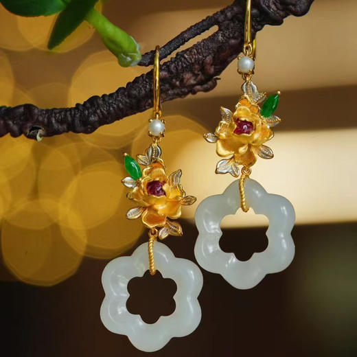 龢盒原创 似水流年，如花美眷 和田白玉牡丹花耳坠 商品图1