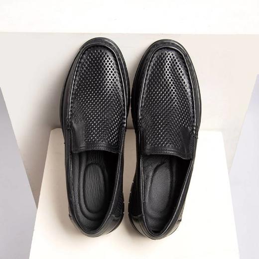 SaCha 男士冲孔洞洞皮鞋 鞋面牛皮 内里猪皮 质感皮面/柔韧软底/舒适行走 3-3.5cm跟高上脚轻松 橡胶大底防滑耐磨 商品图1