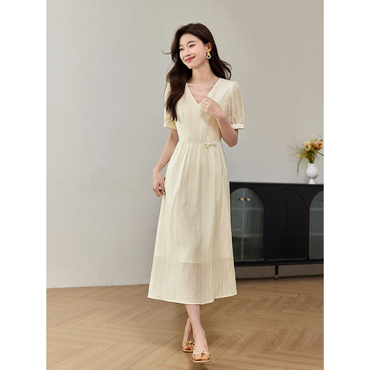 【专属特价】熙世界国风泡泡袖天丝连衣裙2025夏装莱赛尔新中式盘扣V领裙子 商品图4