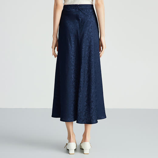 EITIE爱特爱步步生花高腰垂坠深蓝暗纹印花长裙半身裙秋新款C2406412 商品图4