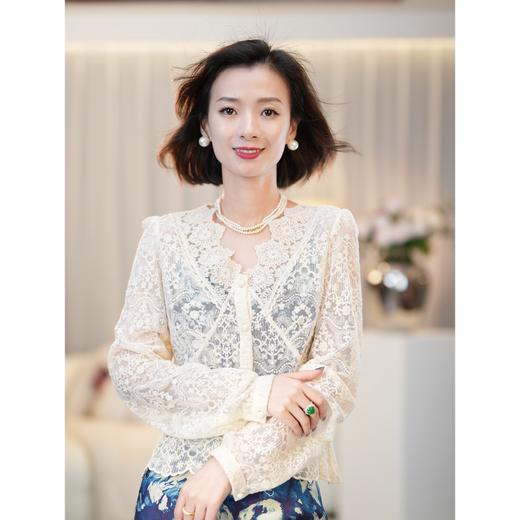 西子/"复古蕾丝"风刺绣开衫米白色V领气质时尚修身打底/K0601 商品图3