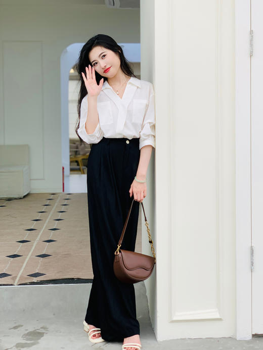 【百图lulu定制】【腔调衬衫】【现货】V领  五分袖 设计感 宝塔袖 衬衫 商品图6