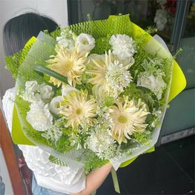 生如夏花--绿色系混搭花束