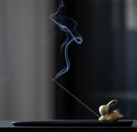 一笑间兔年香器礼盒