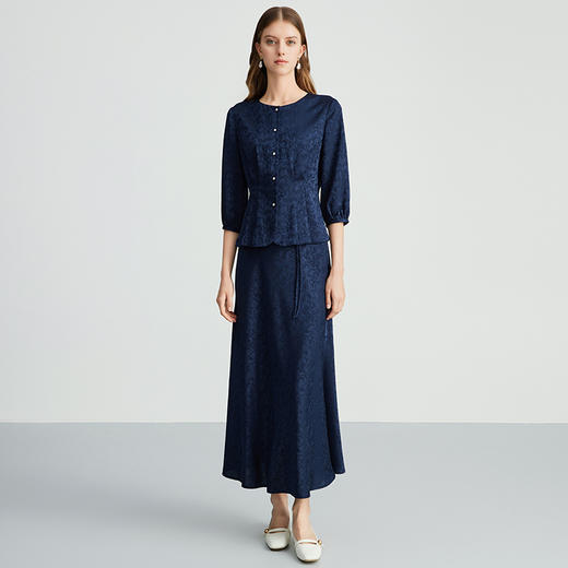 EITIE爱特爱气质高级感中式暗纹大方圆领收腰显瘦上衣秋新款C2409412 商品图1