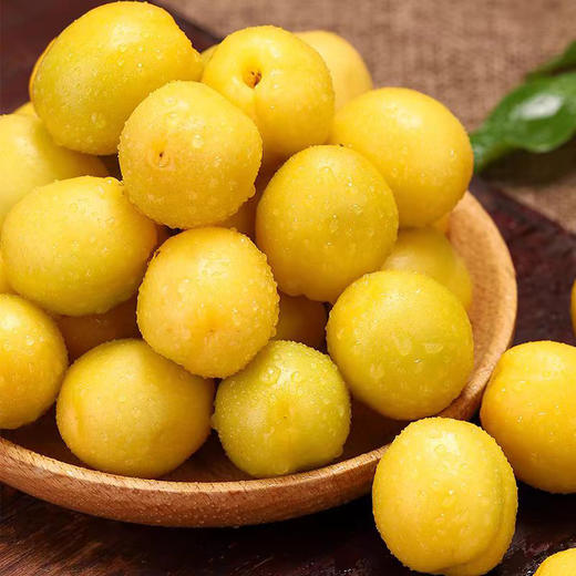 新疆轮台小白杏 新鲜水果现摘甜杏 礼盒装3斤 送礼佳品  顺丰包邮 商品图3