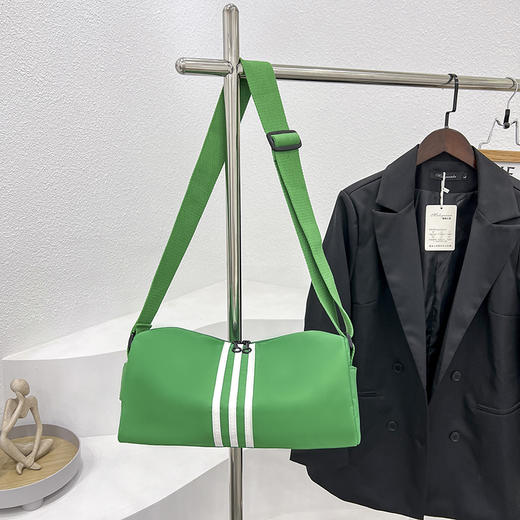 2023-11新款BFAG.Profit时尚运动风旅行包  2024新款时尚运动健身包短途旅行包 商品图8