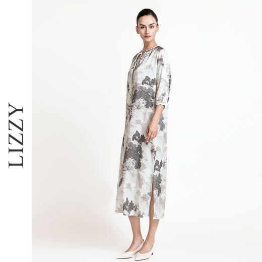 LIZZY 新中式山水画图案圆领中袖阔版型水滴V领连衣裙7941 商品图1