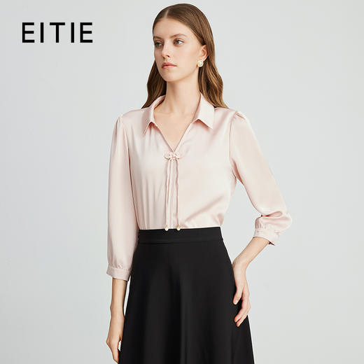 EITIE爱特爱精致盘扣V领显瘦舒适百搭通勤衬衫上衣秋新款C2413426 商品图1