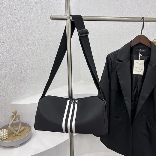 2023-11新款BFAG.Profit时尚运动风旅行包  2024新款时尚运动健身包短途旅行包 商品图9