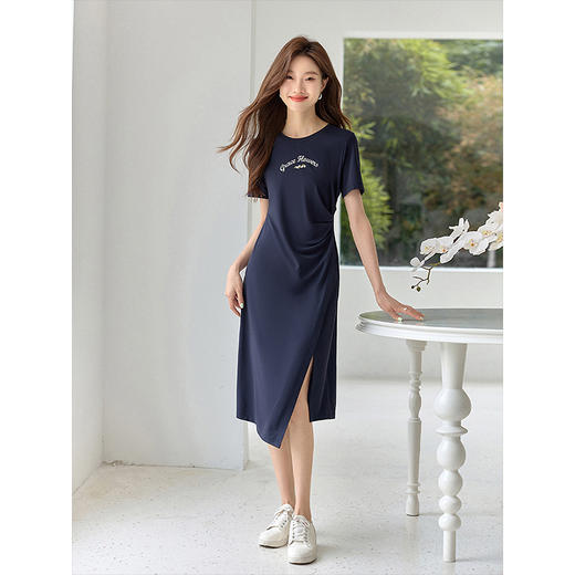 【专属特价】熙世界休闲红色连衣裙夏天新款美式印花短袖修身显瘦开叉T恤裙 商品图3