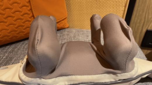 3D仿真人手揉捏肩颈按摩器~✅两种按摩模式 ✅2000MAH 续航力 ✅2档力度可轻重选择 ✅可拆布套 ✅无线自由按摩|休闲宅家好搭档~肩背带式设计解放双手！肩颈、斜方肌、腰腹，想按哪里按哪里！ 商品图12