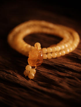 C9蜜蜡吊坠配手工雕貔貅【器悟雅玩】