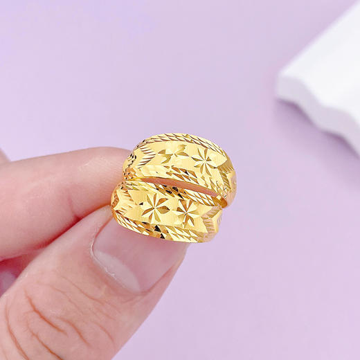 【限时克减128元】足金999.9 车花蛇肚耳包(ES00615)（预售产品下单后不退款不退货不换货不补差价）（预售产品下单后不退款不退货不换货不补差价） 商品图2