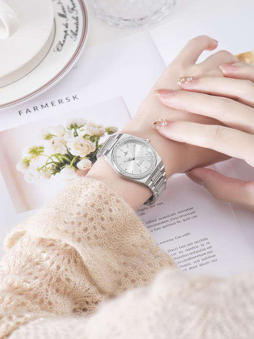 vivienne westwood/西太后机械手表白月光镶钻女表 商品图3