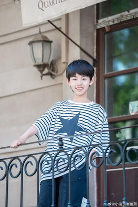 #CONVERSE复古条纹时尚