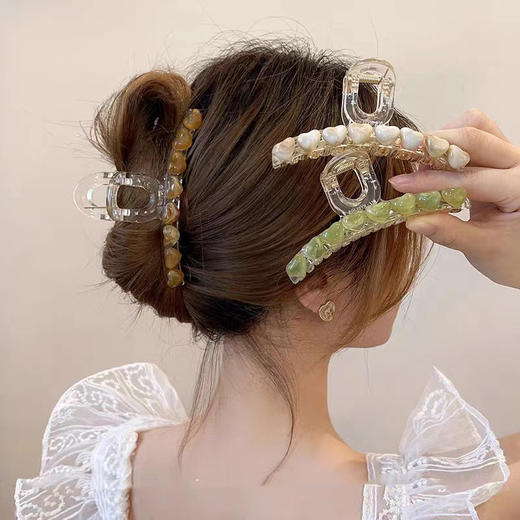 【清新甜美ins抓夹】韩国ins爱心发夹 后脑勺优雅抓夹 鲨鱼夹 夏季简约 发卡夹子头饰-QQ 商品图0