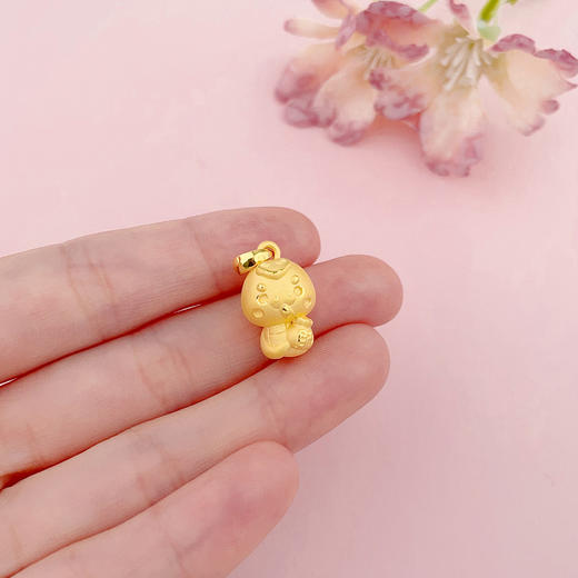 【限时7.5折】【定价黄金】足金 #福袋 #儿童/宝宝 #蛇年新品 【精品】3D硬金空心蛇年生肖福袋蛇宝宝吊坠(AR3DDZ00101)（预售产品下单后不退款不退货不换货不补差价） 商品图3