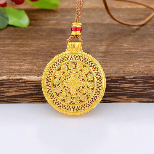 【限时克减128元】足金999.9 #八宝罗盘 #古法挂绳空心珐琅镂空法器八宝罗盘吊坠（面宽约29.7mm，含配件）(ANWZGFDZ00418-2)预售产品下单后不退款不退货不换货不补差价 商品图1
