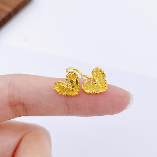 【限时克减150元】足金999.9 【精品】辘珠边车花鱼鳞心形耳饰耳钉(AWES00074)（预售产品下单后不退款不退货不换货不补差价（预售产品下单后不退款不退货不换货不补差价 商品图2