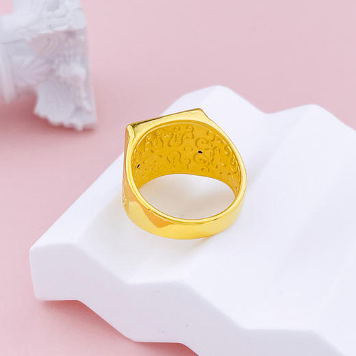 【限时克减150元】足金 3D硬金空心固口财字男戒财字方戒指(V3DJZ00006)（预售产品下单后不退款不退货不换货不补差价）（预售产品下单后不退款不退货不换货不补差价） 商品图1