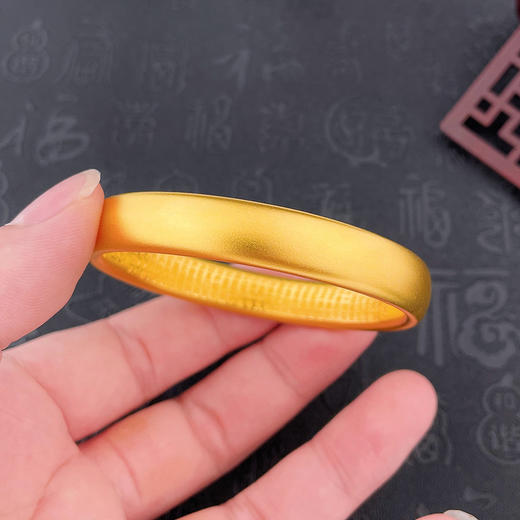 【限时克减150元】足金999.9 古法油亮固口空心光圈内莲花心经轮胎手镯（面宽约10-11cm）(ANWZGFSZ00227-2)（预售产品下单后不退款不退货不换货不补差价） 商品图3