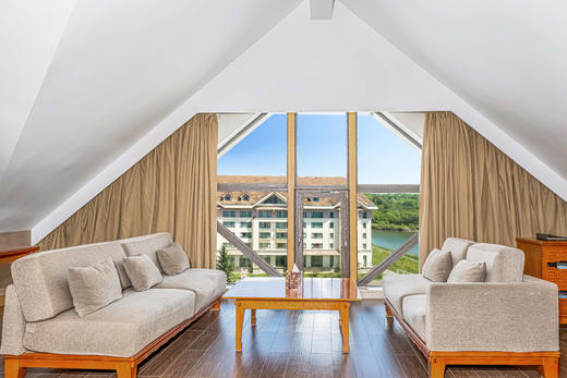 长白山园景家庭四人大开间连住2晚促销价含早+温泉+接送机+撸兔 商品图0