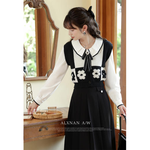 【65折秒杀】鹿向南《月亮岛》秋季流行时尚气质百搭马甲女LXN31251 商品图1