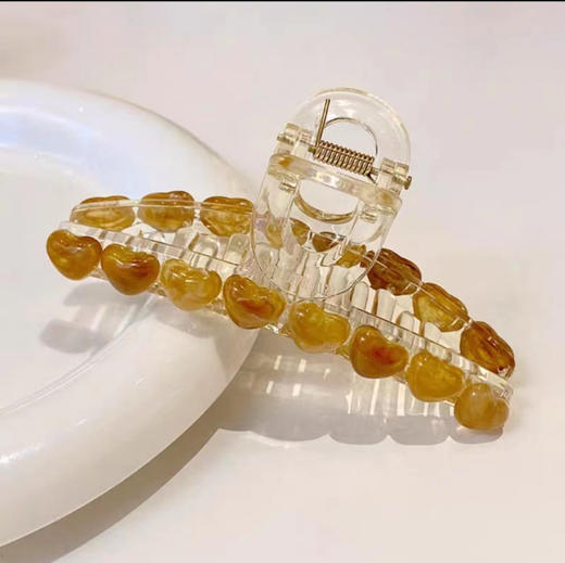 【清新甜美ins抓夹】韩国ins爱心发夹 后脑勺优雅抓夹 鲨鱼夹 夏季简约 发卡夹子头饰-QQ 商品图1