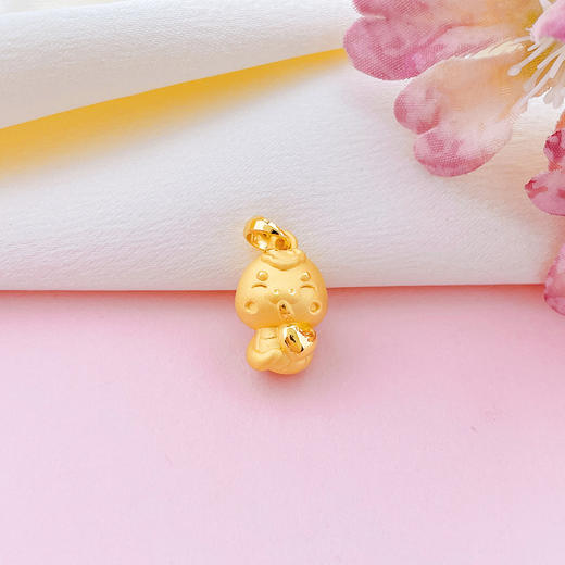 【限时7.5折】【定价黄金】足金 #儿童/宝宝 #蛇年新品 【精品】3D硬金空心蛇年生肖爱心心形蛇宝宝吊坠(AR3DDZ00099)（预售产品下单后不退款不退货不换货不补差价） 商品图0