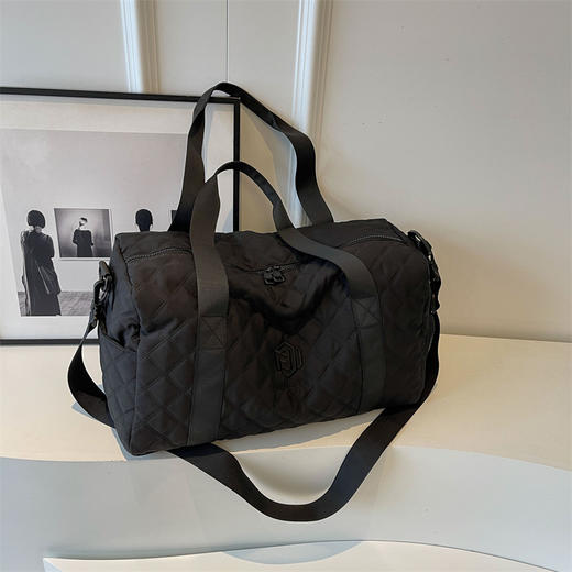 【尽显低调轻奢感！菱格轻便时尚短途旅行包】舒适手提百搭时尚，通透收纳空间，干湿分离袋，储物分类更方便，小型耐磨旅游手提包韩版斜挎运动健身包L 商品图2