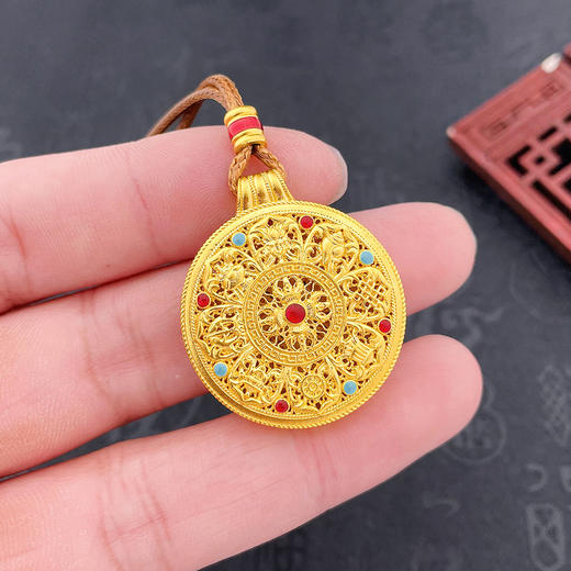 【限时克减128元】足金999.9 #八宝罗盘 #古法挂绳空心珐琅镂空法器八宝罗盘吊坠（面宽约29.7mm，含配件）(ANWZGFDZ00418-2)预售产品下单后不退款不退货不换货不补差价 商品图3
