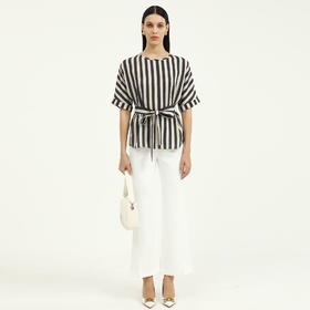 卡莉朵拉上衣C27B7176