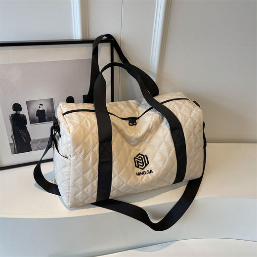 【尽显低调轻奢感！菱格轻便时尚短途旅行包】舒适手提百搭时尚，通透收纳空间，干湿分离袋，储物分类更方便，小型耐磨旅游手提包韩版斜挎运动健身包L 商品图0