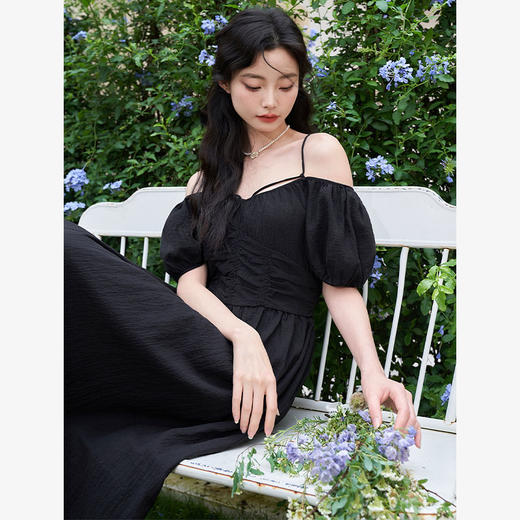 西遇V领泡泡袖茶歇连衣裙女新款褶皱高腰显瘦A摆裙子D0640507 商品图3